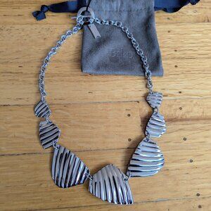 NWT Amazing silver statement necklace